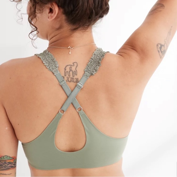 ☘️Sunnie wireless lightly lined blossom lace strap bra - Picture 3 of 7